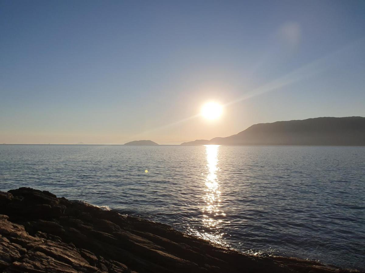 Bangalo Com Vista Para O Mar No Condominio Yacamim Ilhabela Praia Do Curral Екстер'єр фото
